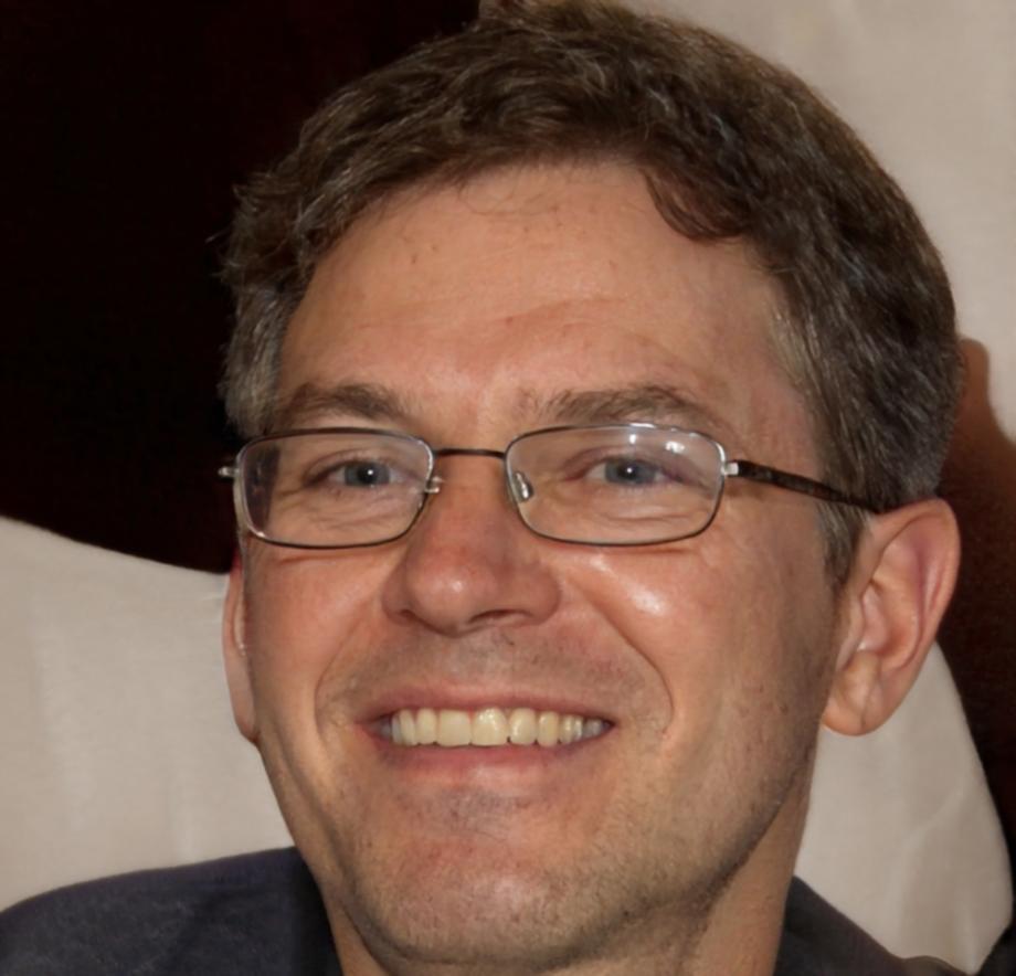 Thorsten Björnsson, Senior Financial Analyst